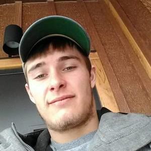 Meet your Posher, Dustin